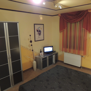 Gold Room - Bavarian Guest House, Bük